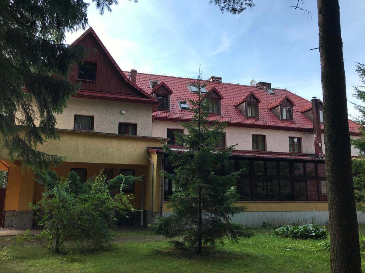 Aparthotel Zadrna Rezydencja à Chełmsko Śląskie Extérieur photo