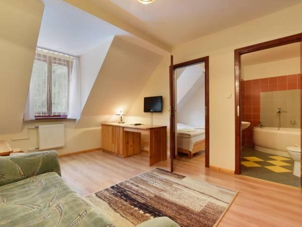 Aparthotel Zadrna Rezydencja à Chełmsko Śląskie Extérieur photo